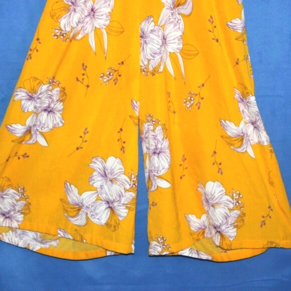 Charlotte Russe Floral Wide Leg Jumpsuit Yellow 1X - Picture 3 of 6